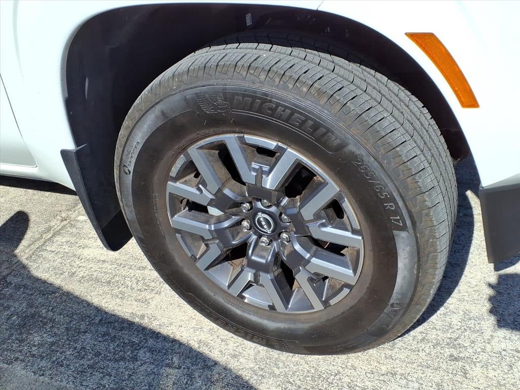 2024 Nissan Frontier SL