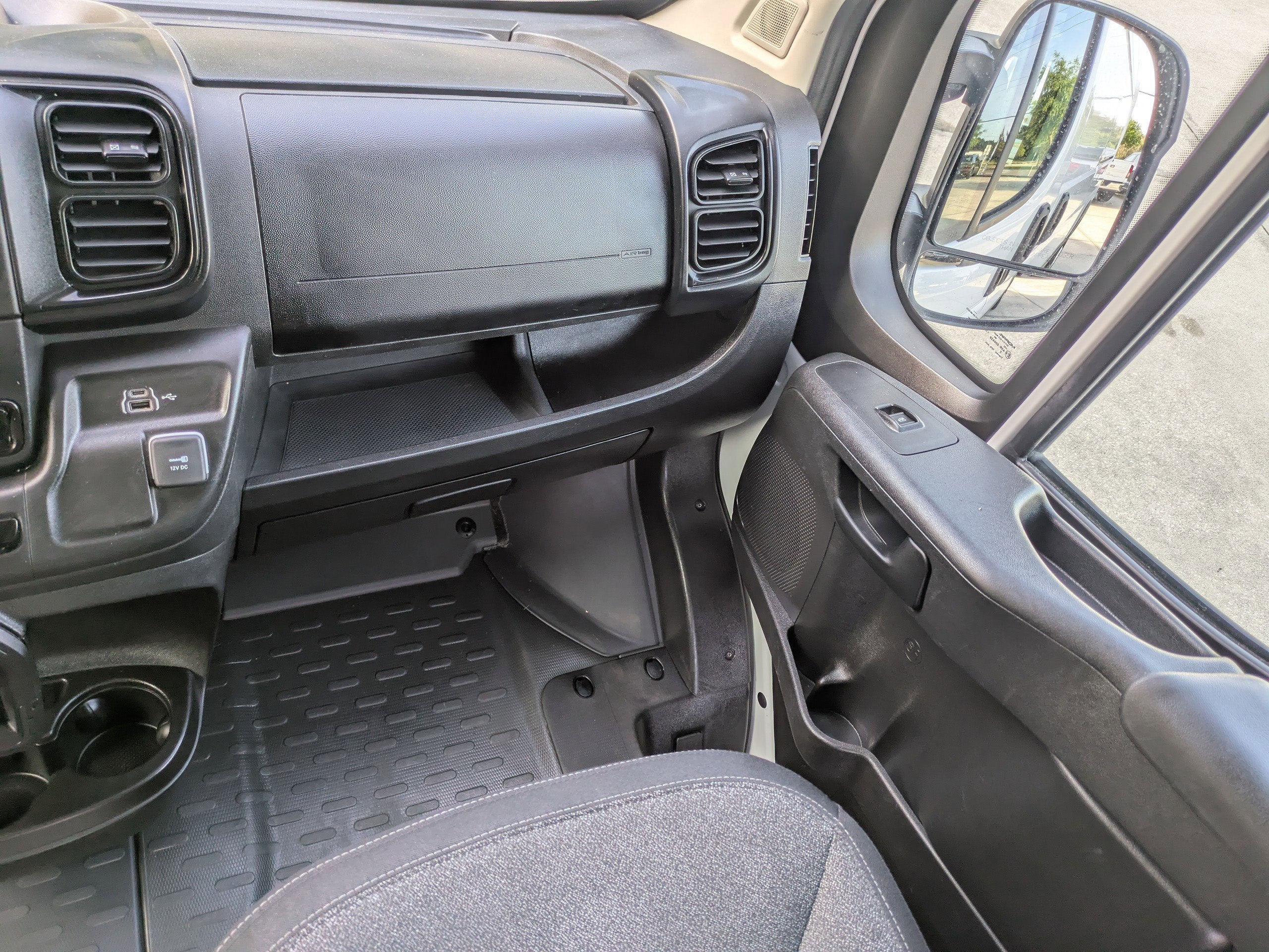 2025 RAM ProMaster Cargo Van Tradesman