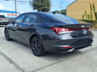 2022 Hyundai ELANTRA SEL