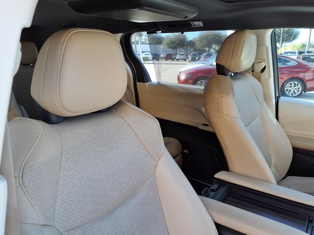 2022 Toyota Sienna Limited 7 Passenger