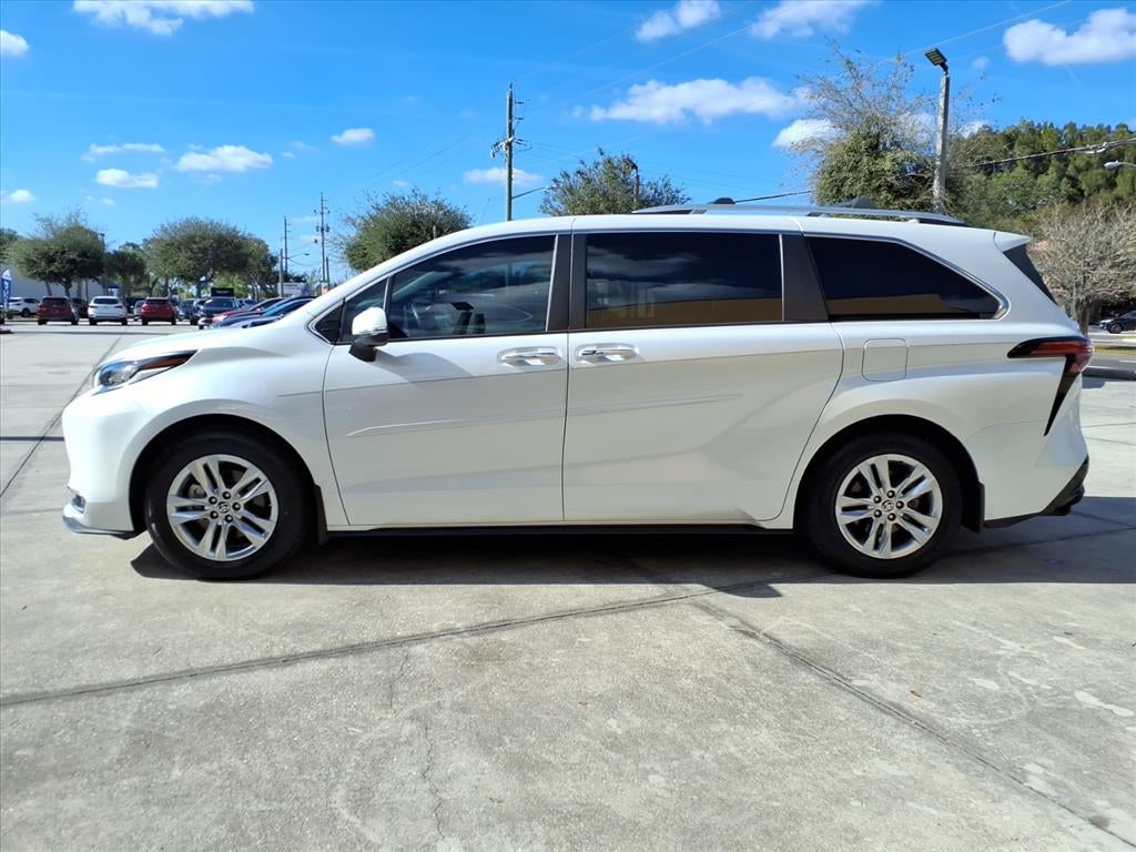 2022 Toyota Sienna Limited 7 Passenger