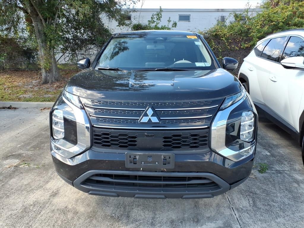 2023 Mitsubishi Outlander ES