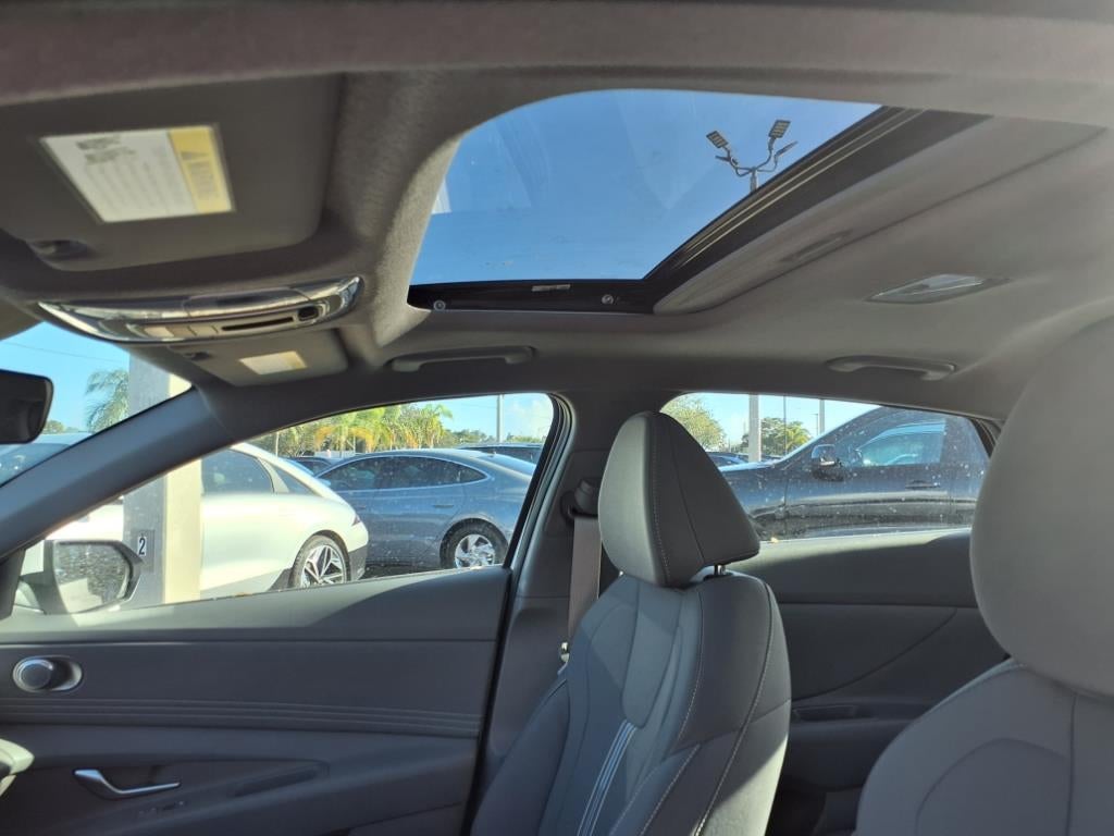 2025 Hyundai ELANTRA SEL Convenience