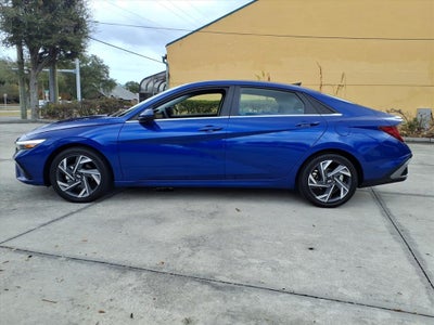 2025 Hyundai ELANTRA SEL Convenience