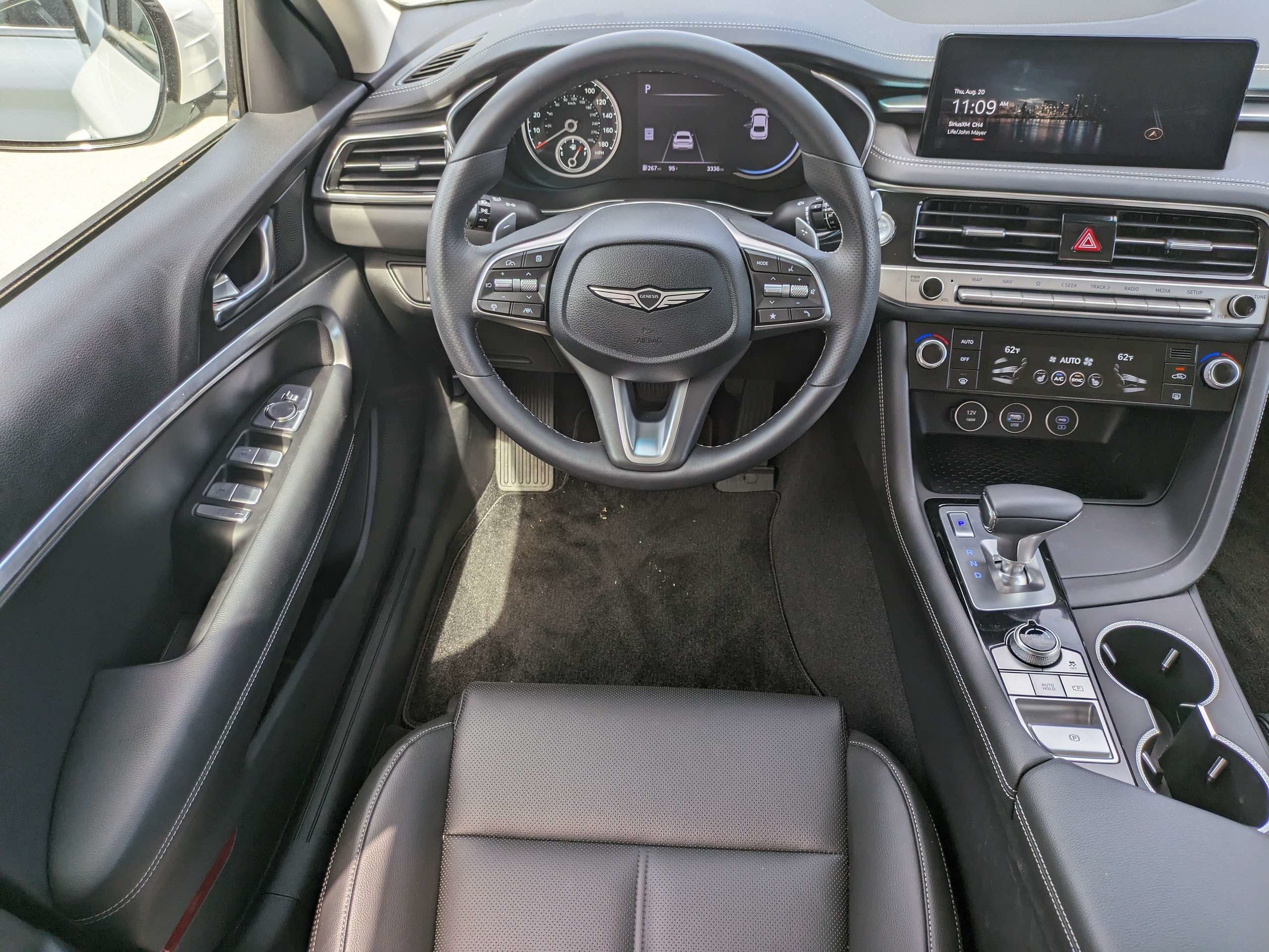 2026 GENESIS G70 Standard - Photo 16