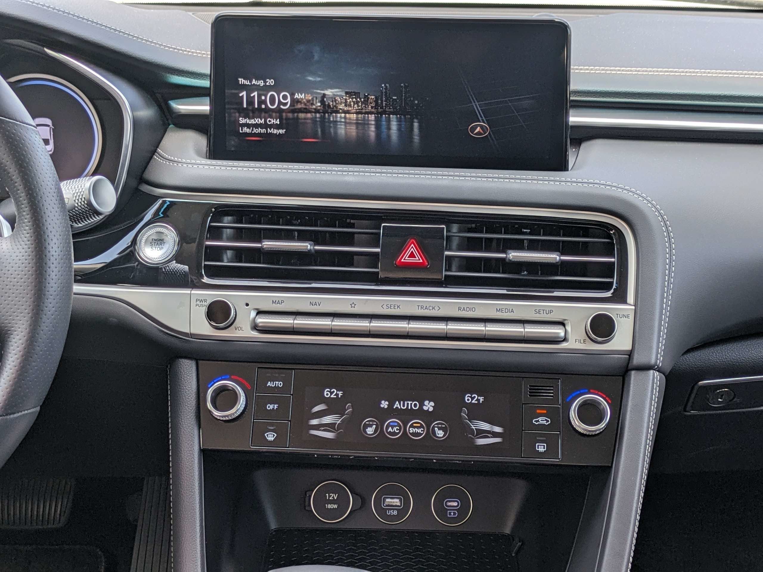 2026 GENESIS G70 Standard - Photo 18