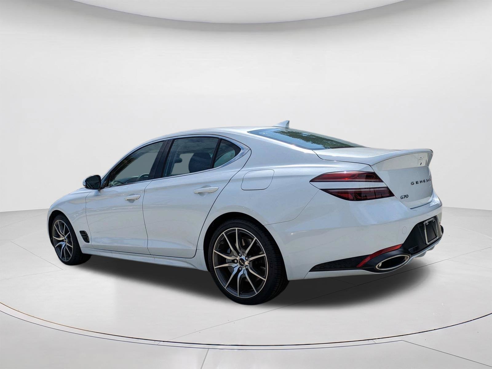 2026 GENESIS G70 Standard - Photo 7