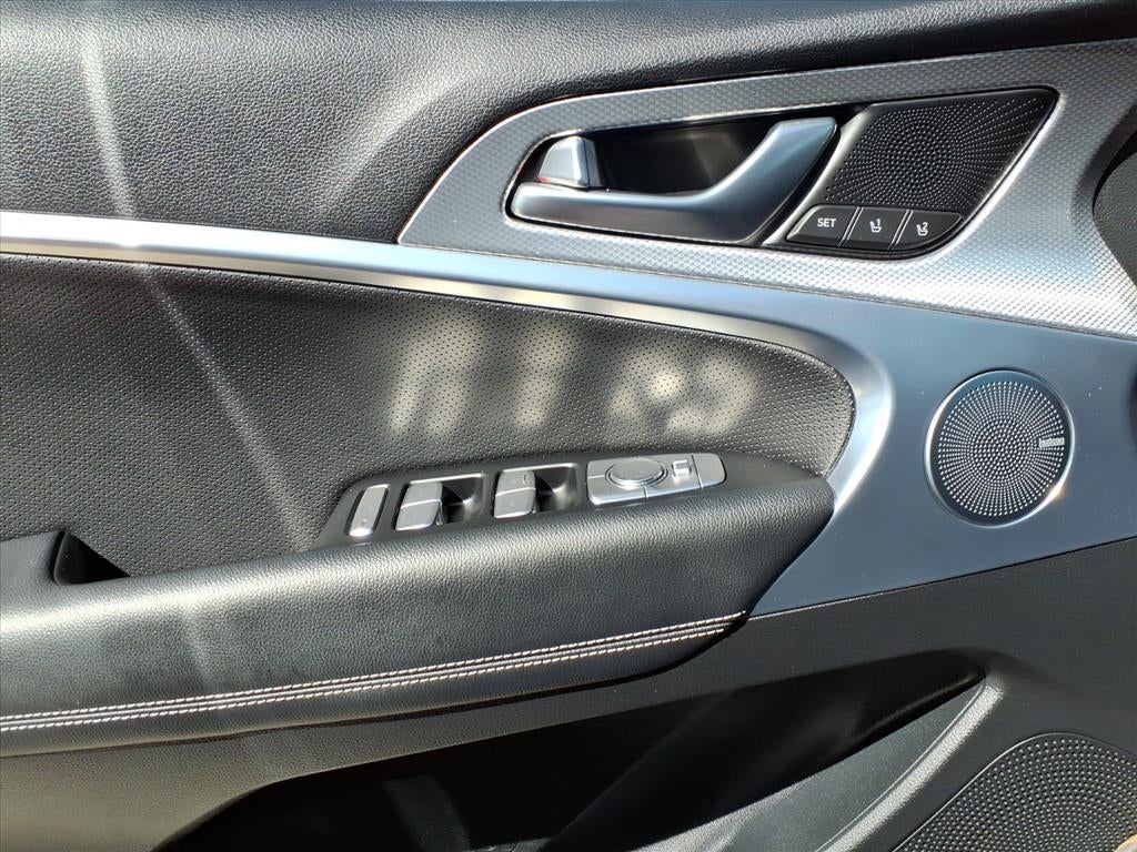 2022 Genesis G70 2.0T PRESTIGE