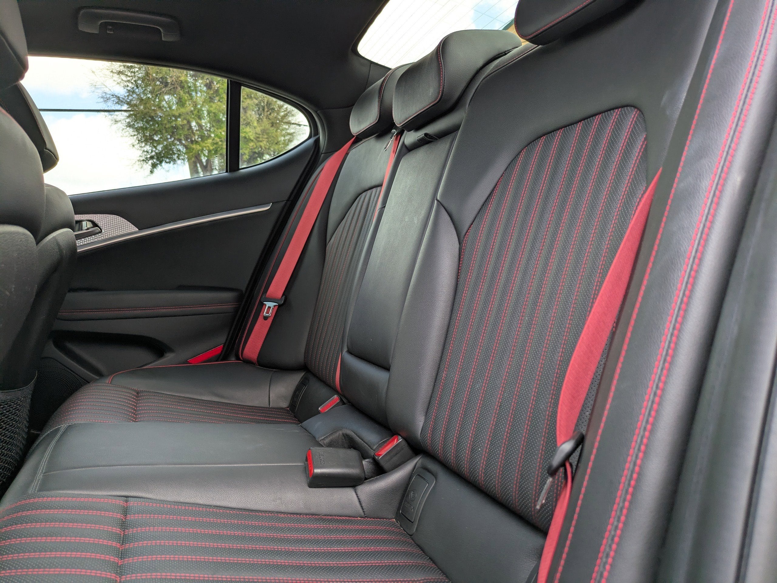 2023 Genesis G70 2.0T