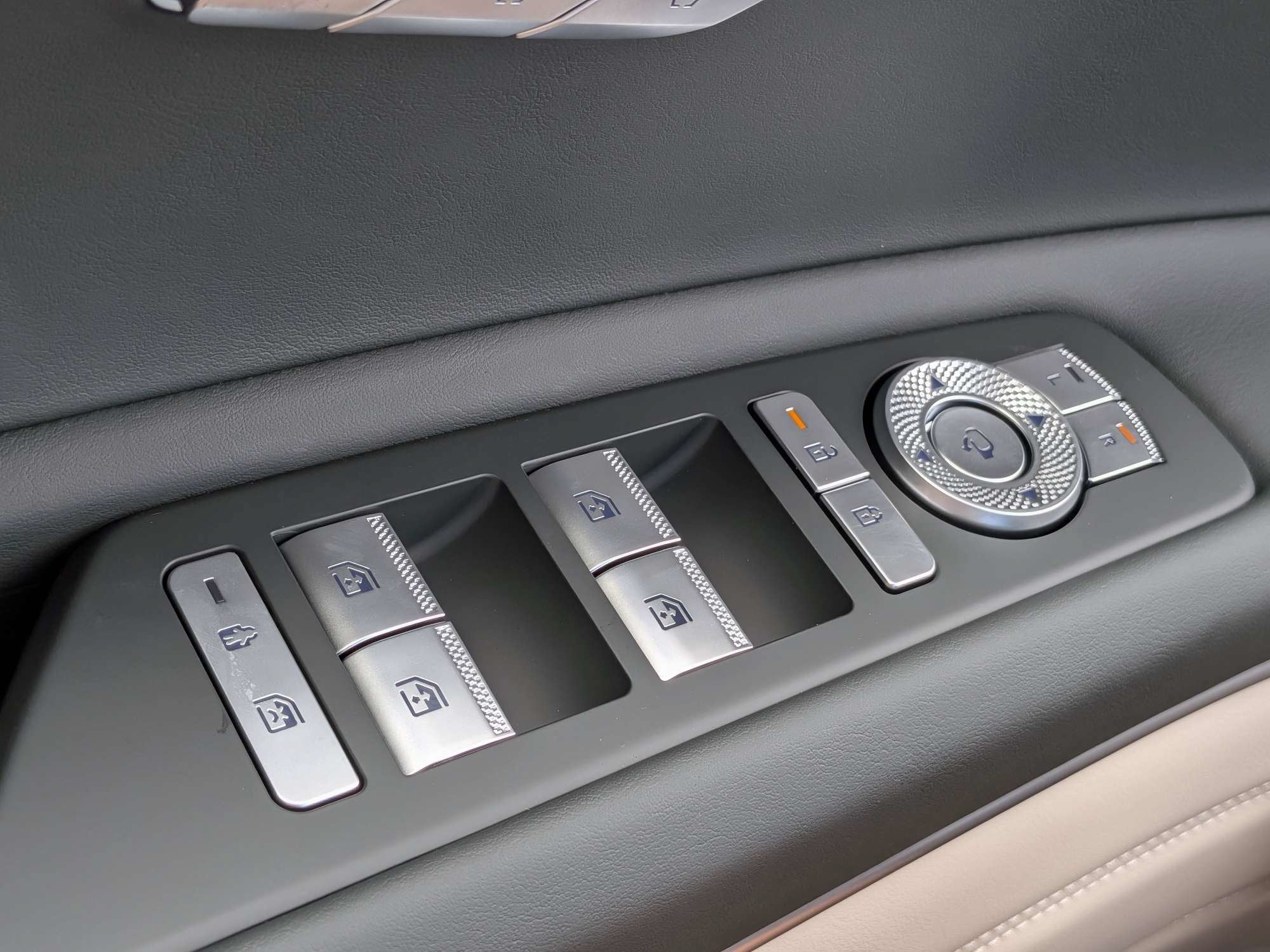 2027 Genesis GV80 2.5T