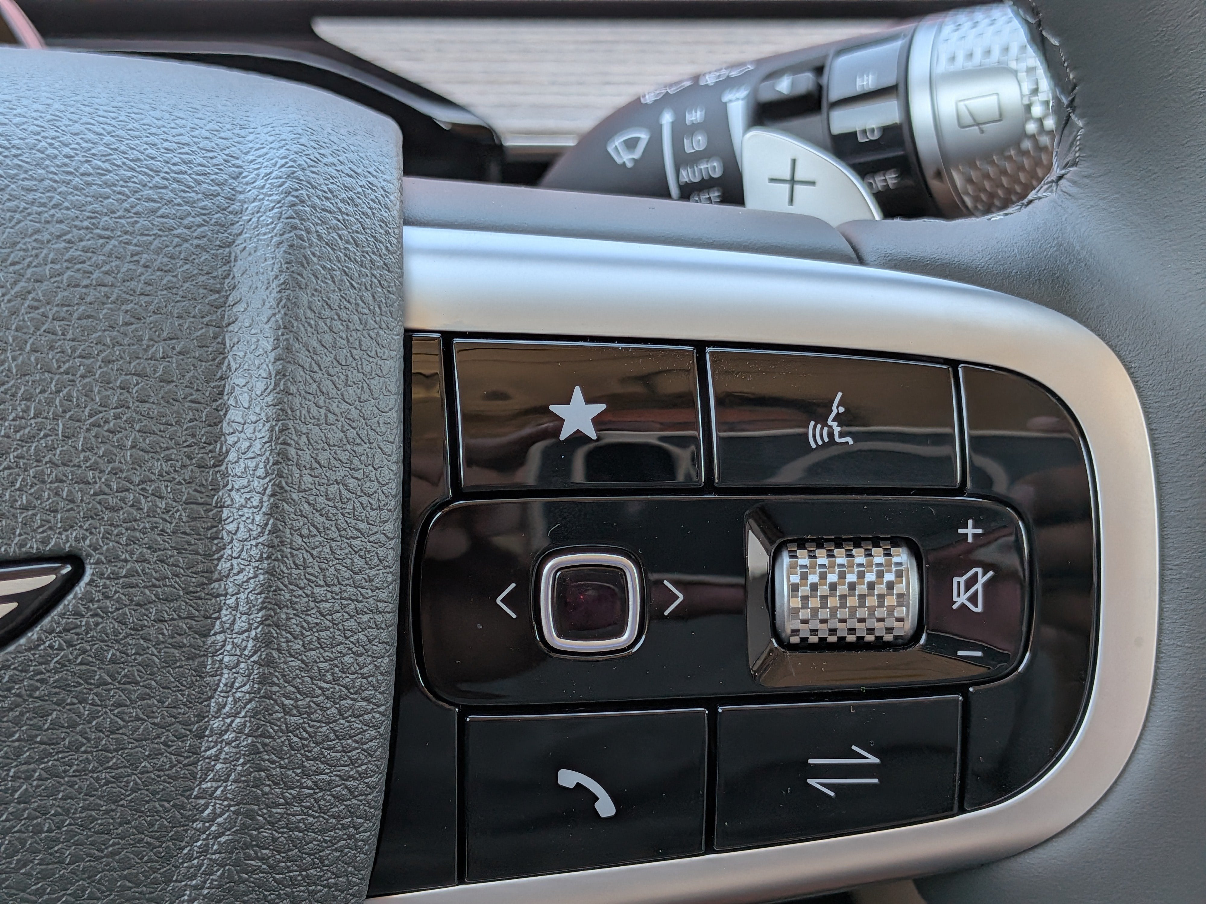 2027 Genesis GV80 2.5T Select