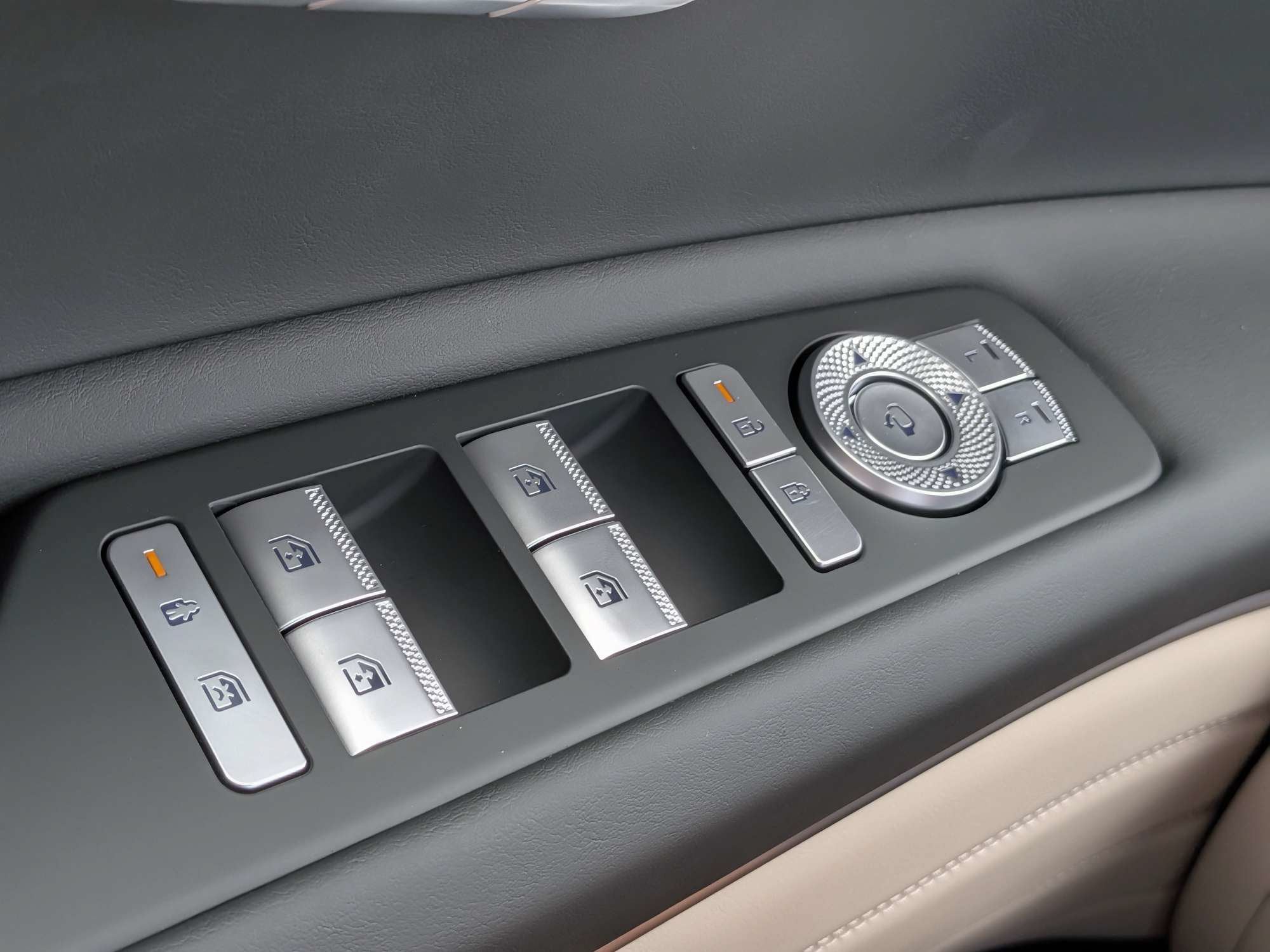 2027 Genesis GV80 2.5T Select