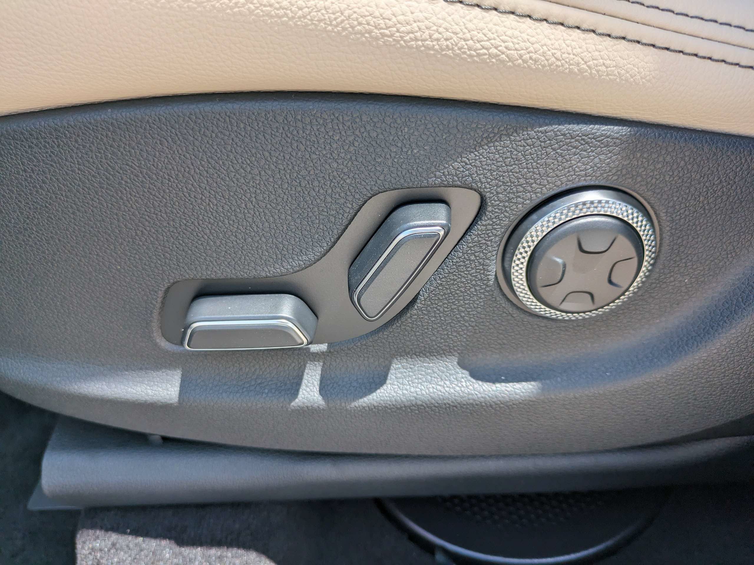 2027 Genesis GV70 2.5T