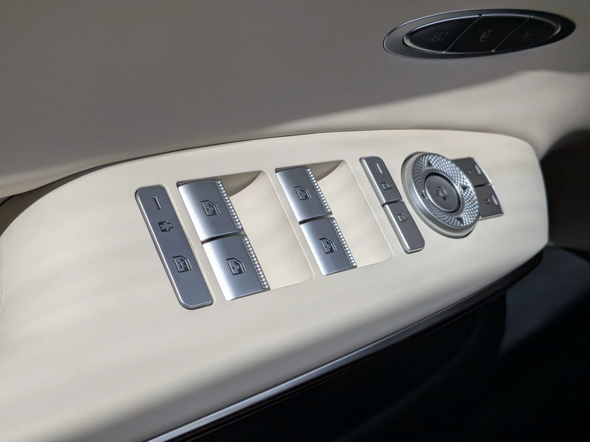 2027 Genesis GV70 2.5T Select