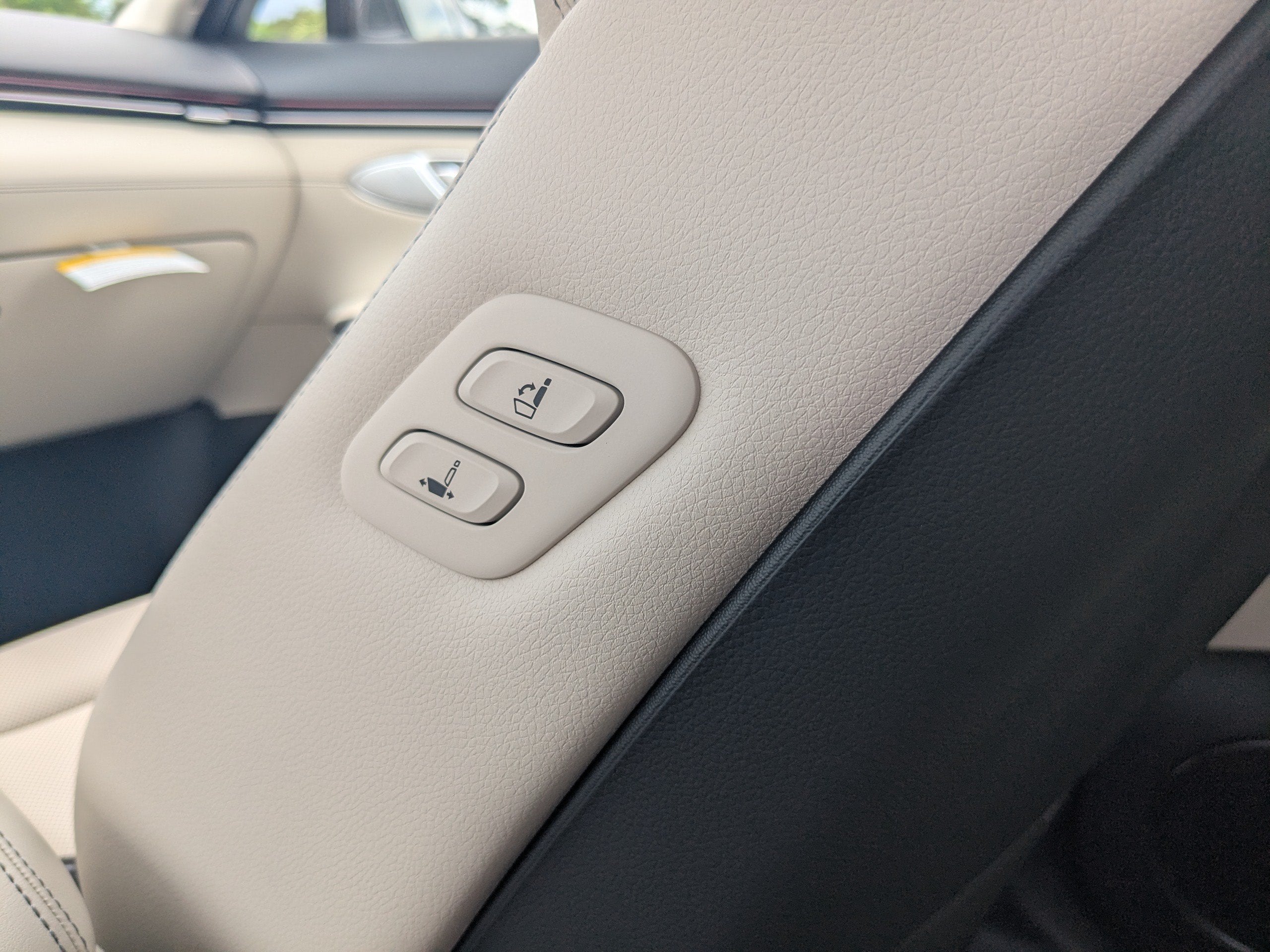2027 Genesis GV70 2.5T Select