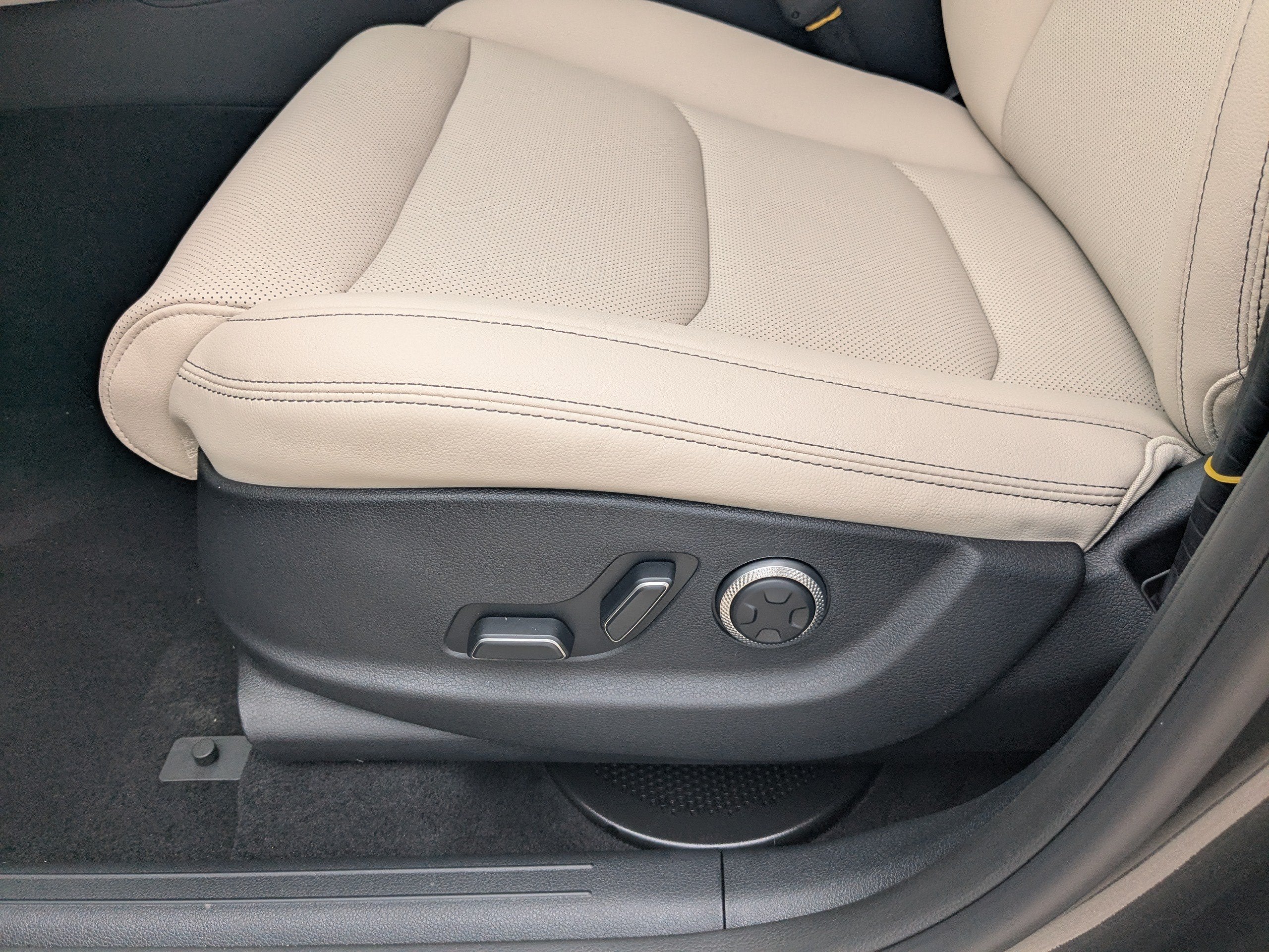 2027 Genesis GV70 2.5T Select