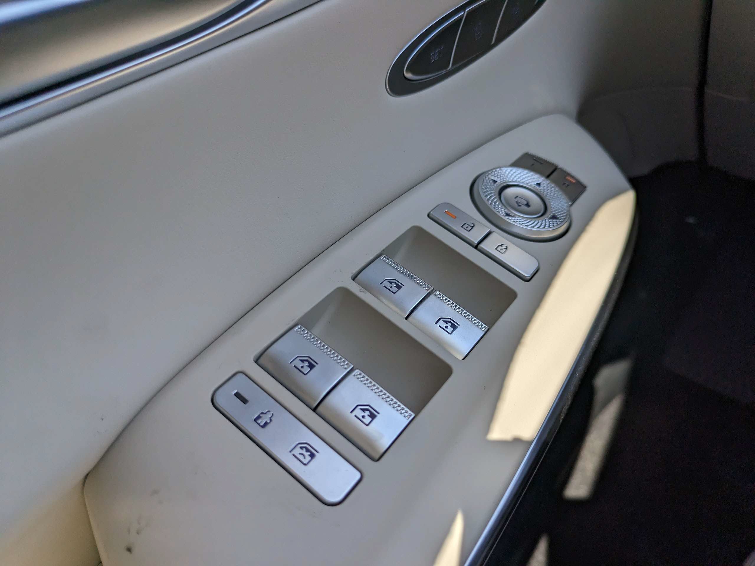 2027 Genesis GV70 2.5T Advanced