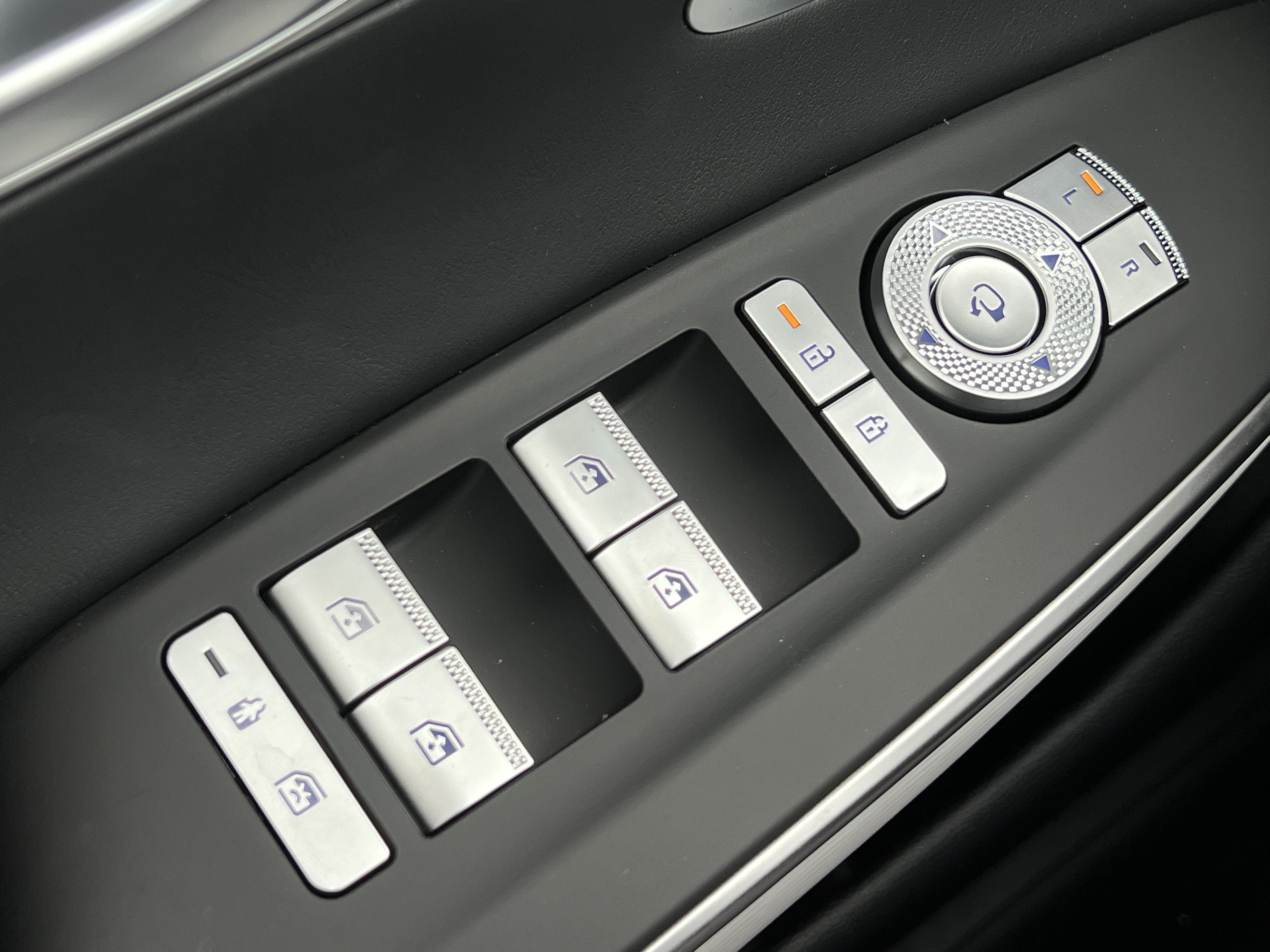 2027 Genesis GV70 2.5T Advanced