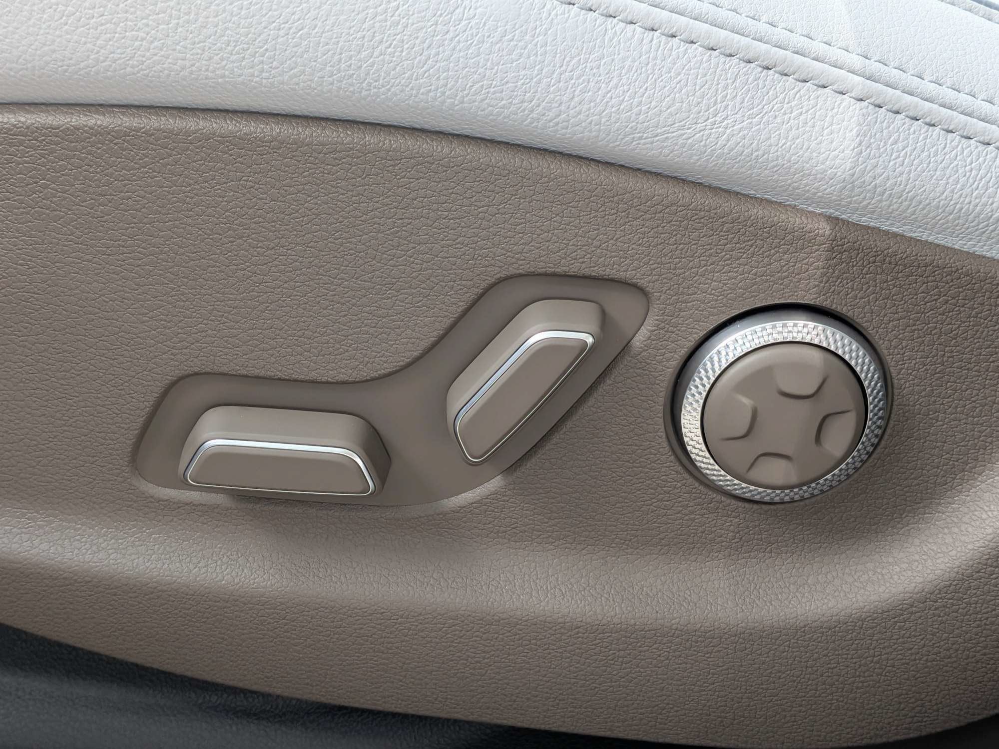 2027 Genesis GV70 2.5T Advanced