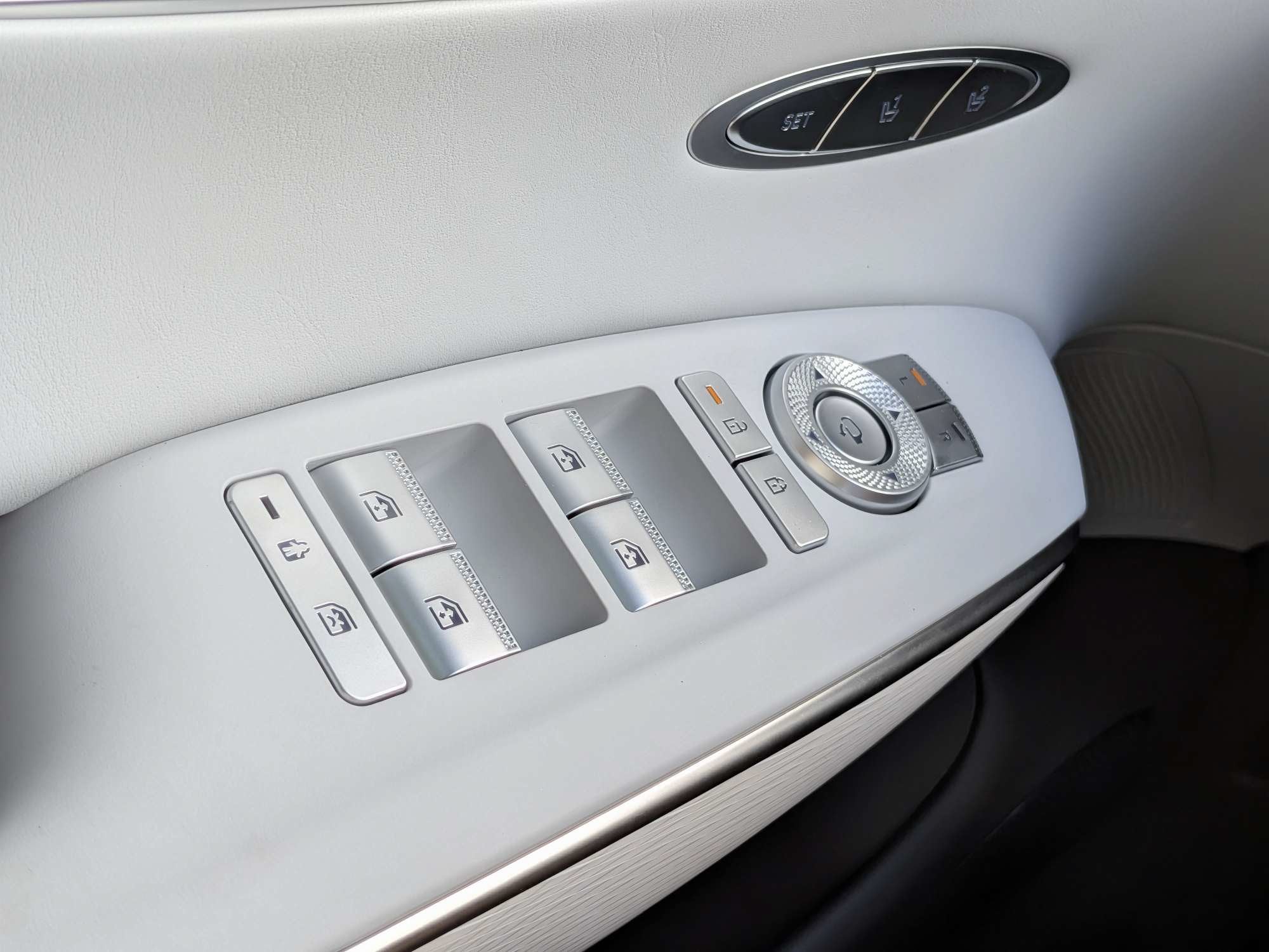 2027 Genesis GV70 2.5T Advanced