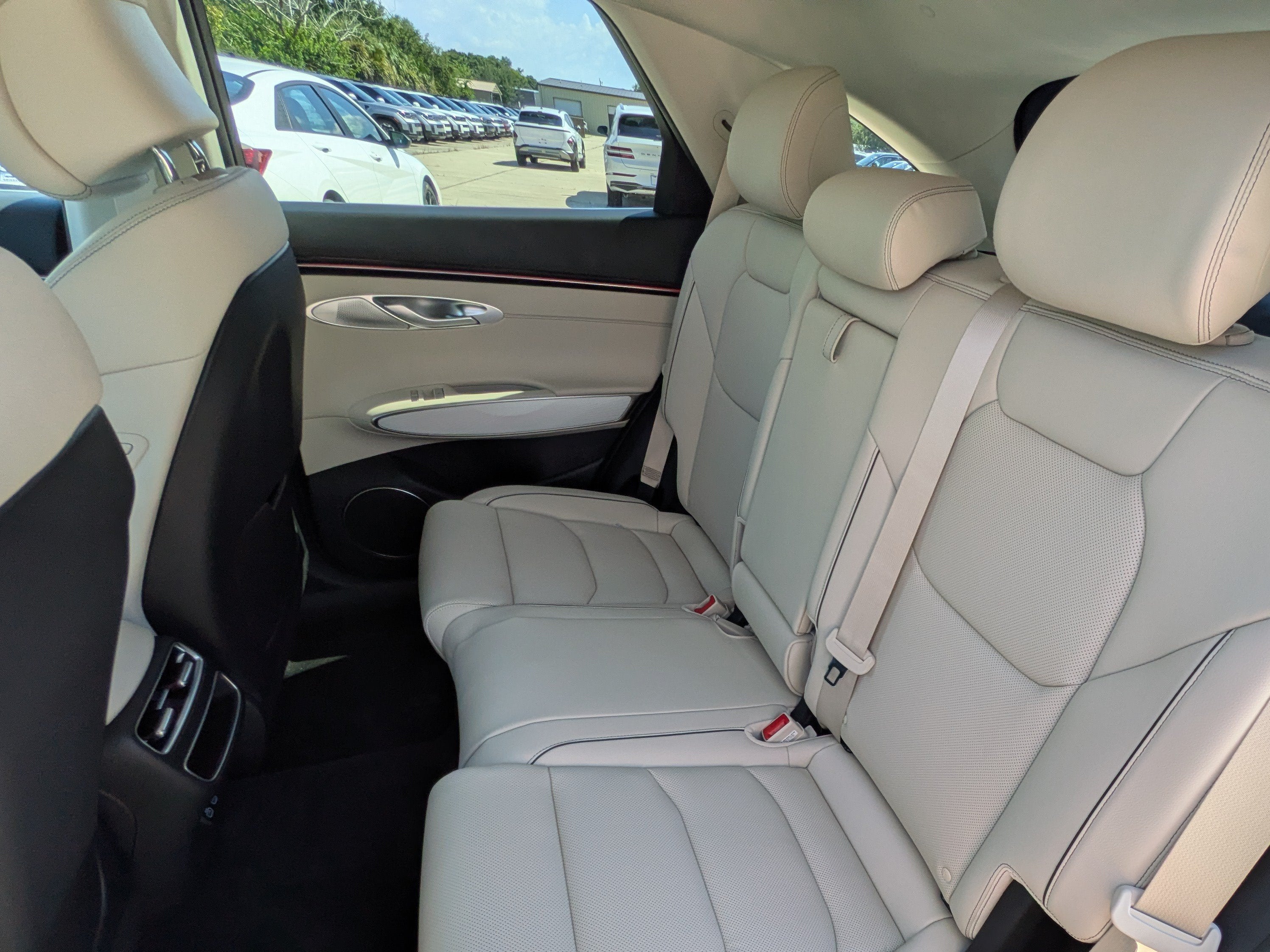 2027 Genesis GV70 2.5T Advanced