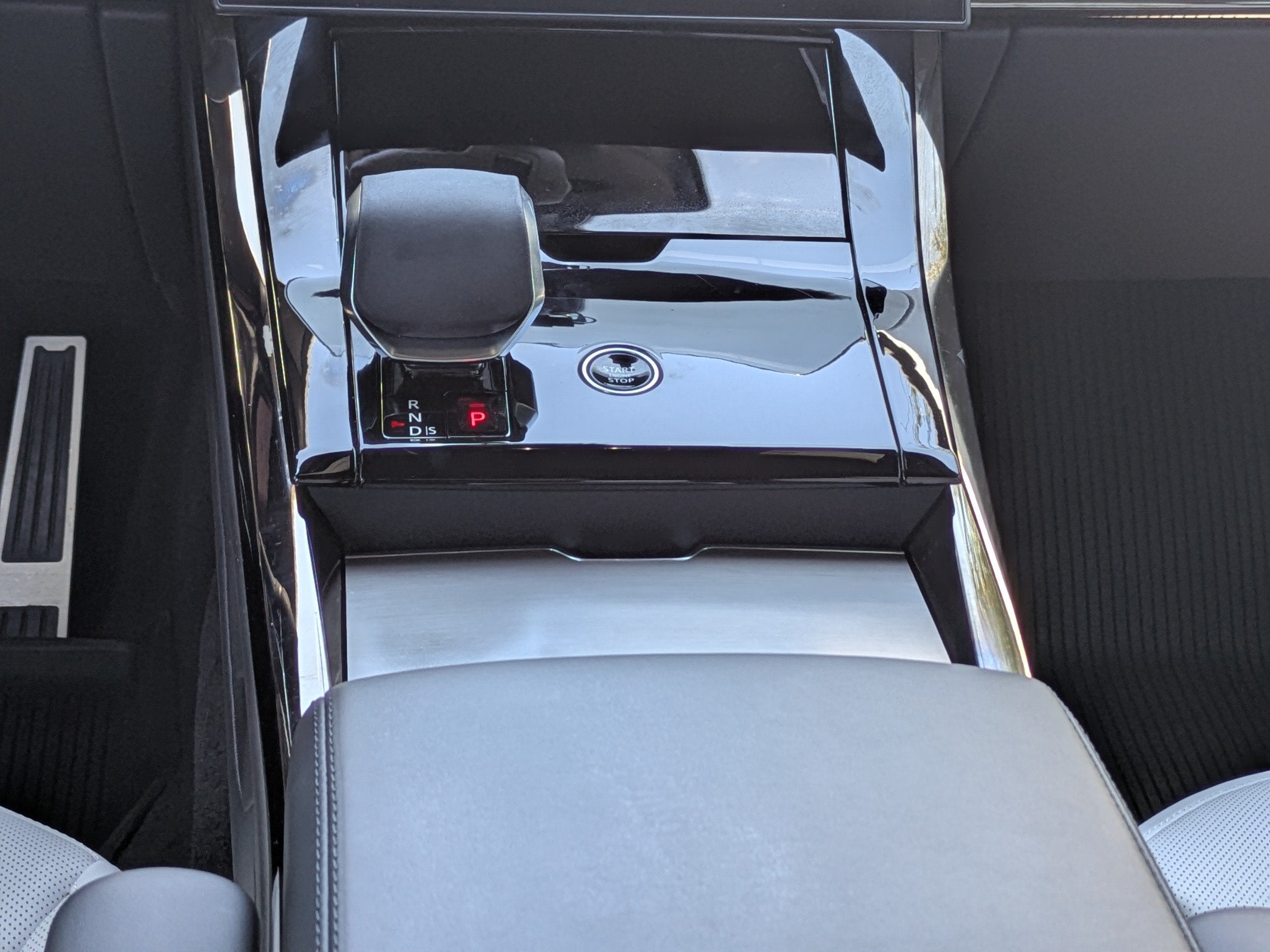 2025 Land Rover Range Rover Sport Dynamic SE