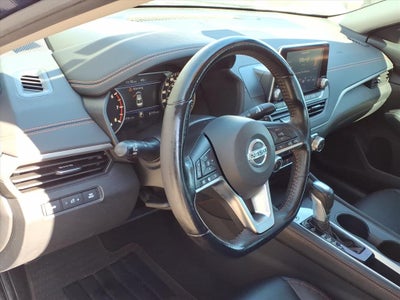 2022 Nissan Altima 2.0 SR
