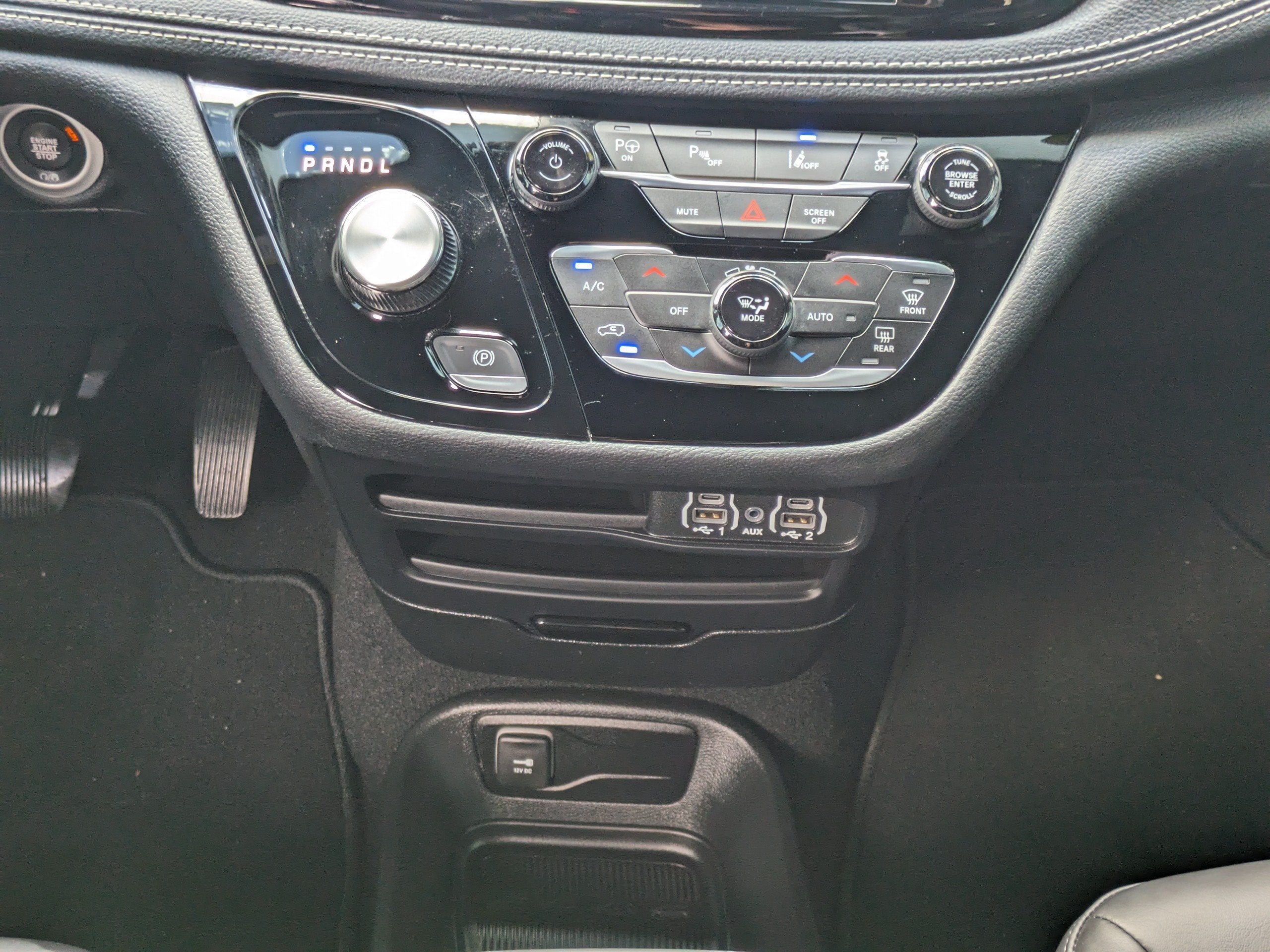 2024 Chrysler Pacifica Hybrid S Appearance Pkg