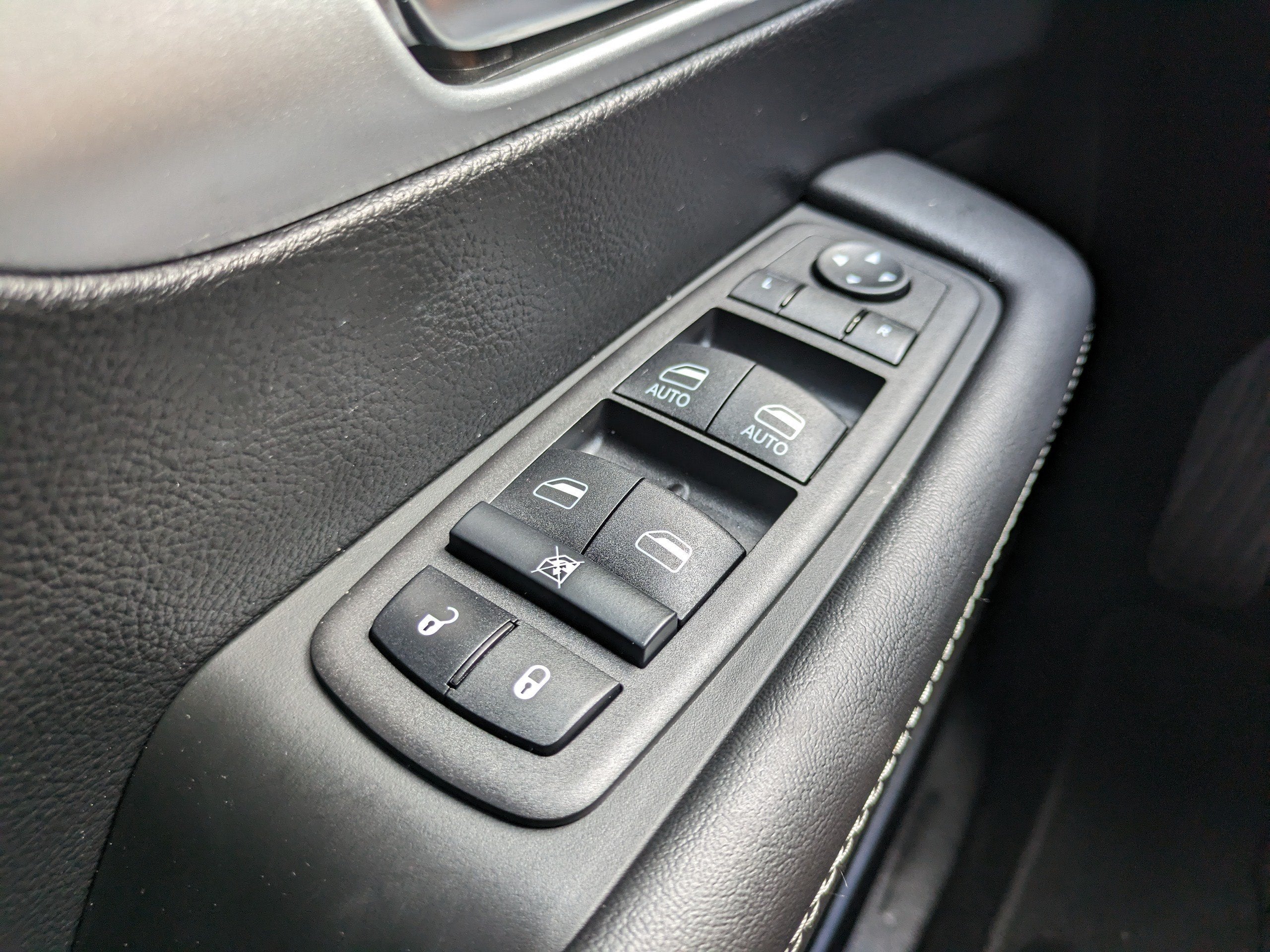 2024 Chrysler Pacifica Hybrid S Appearance Pkg