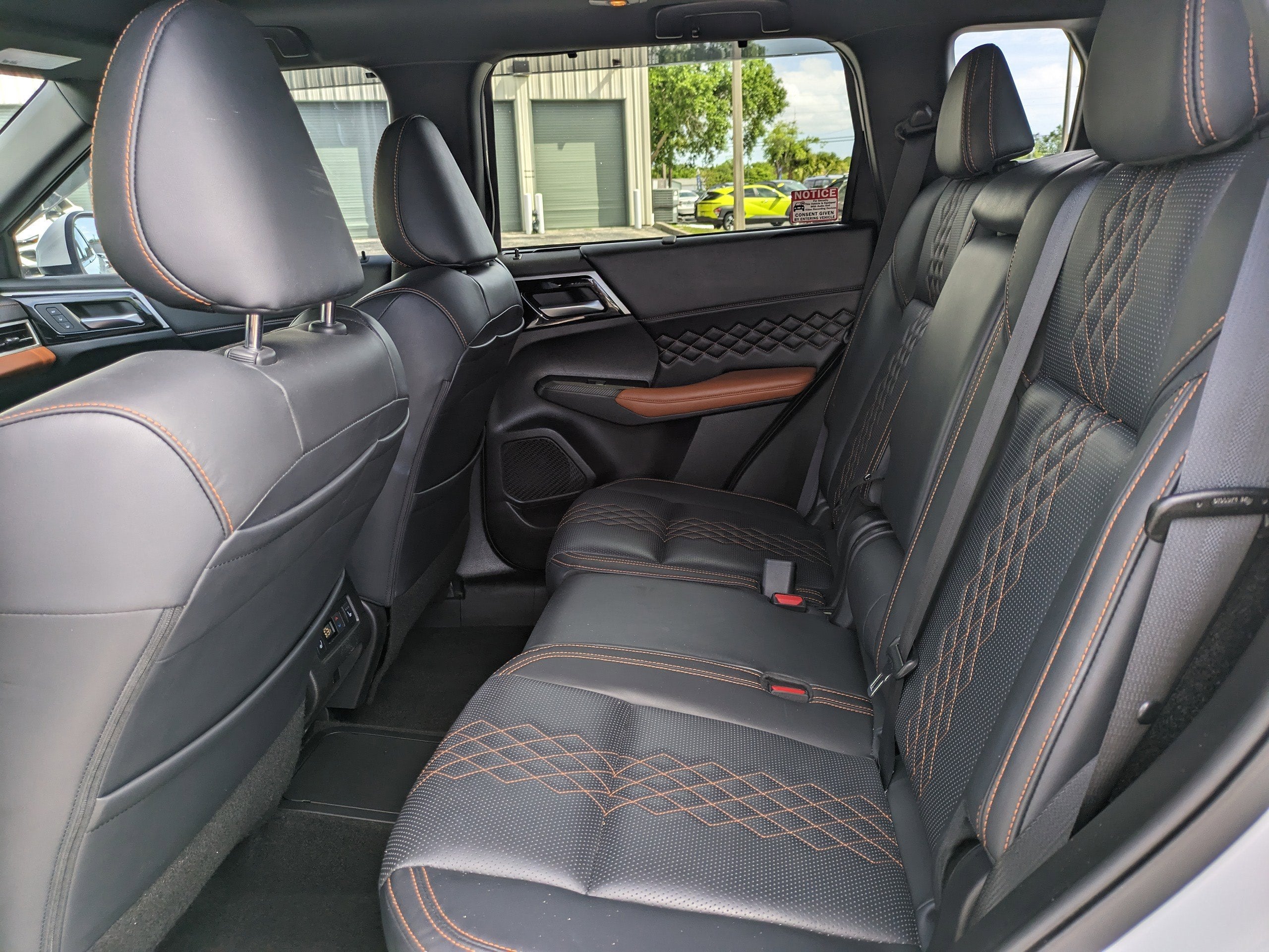 2025 Mitsubishi Outlander Plug-In Hybrid SEL