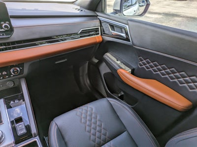 2025 Mitsubishi Outlander Plug-In Hybrid SEL