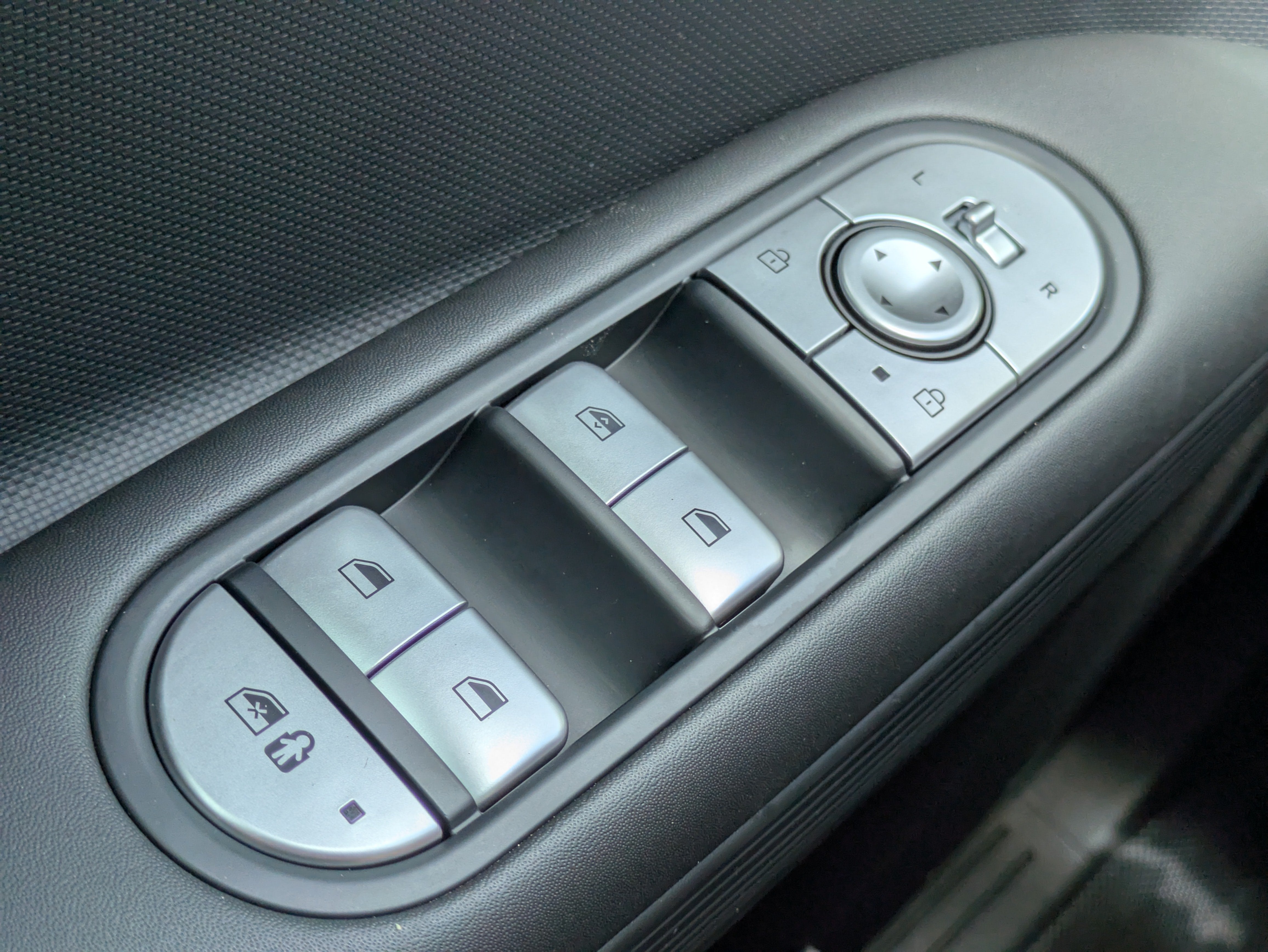 2024 Hyundai IONIQ 5 SE