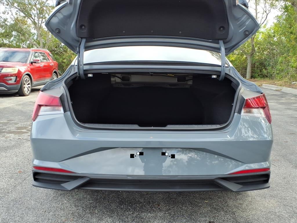 2021 Hyundai ELANTRA SE