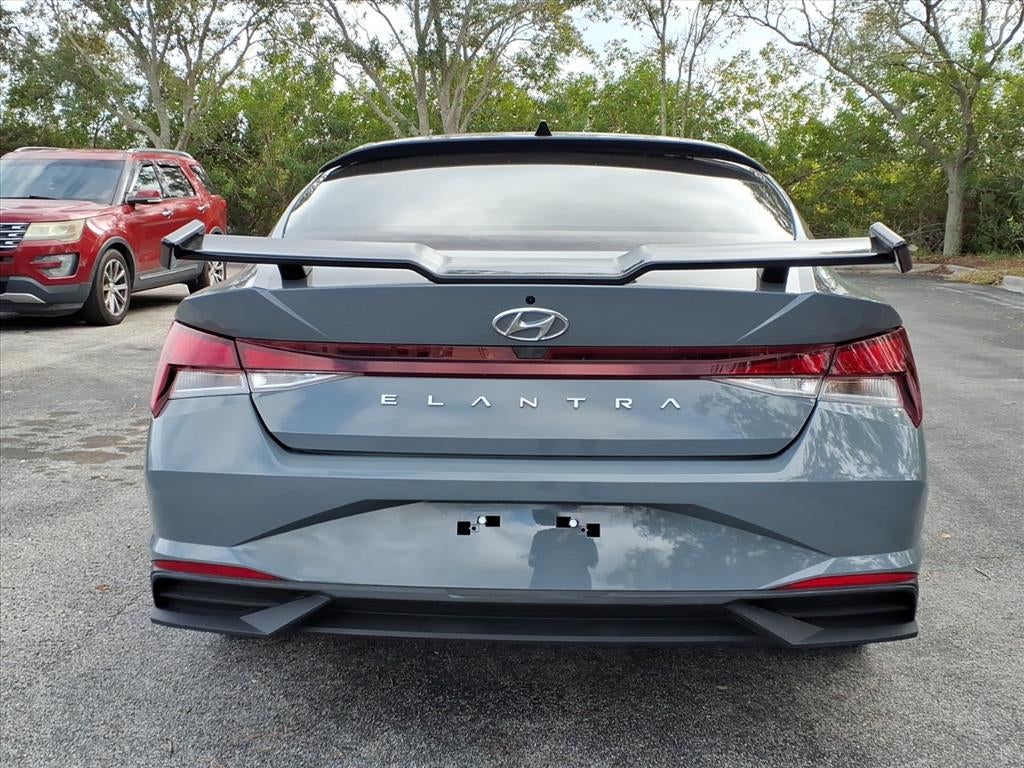 2021 Hyundai ELANTRA SE