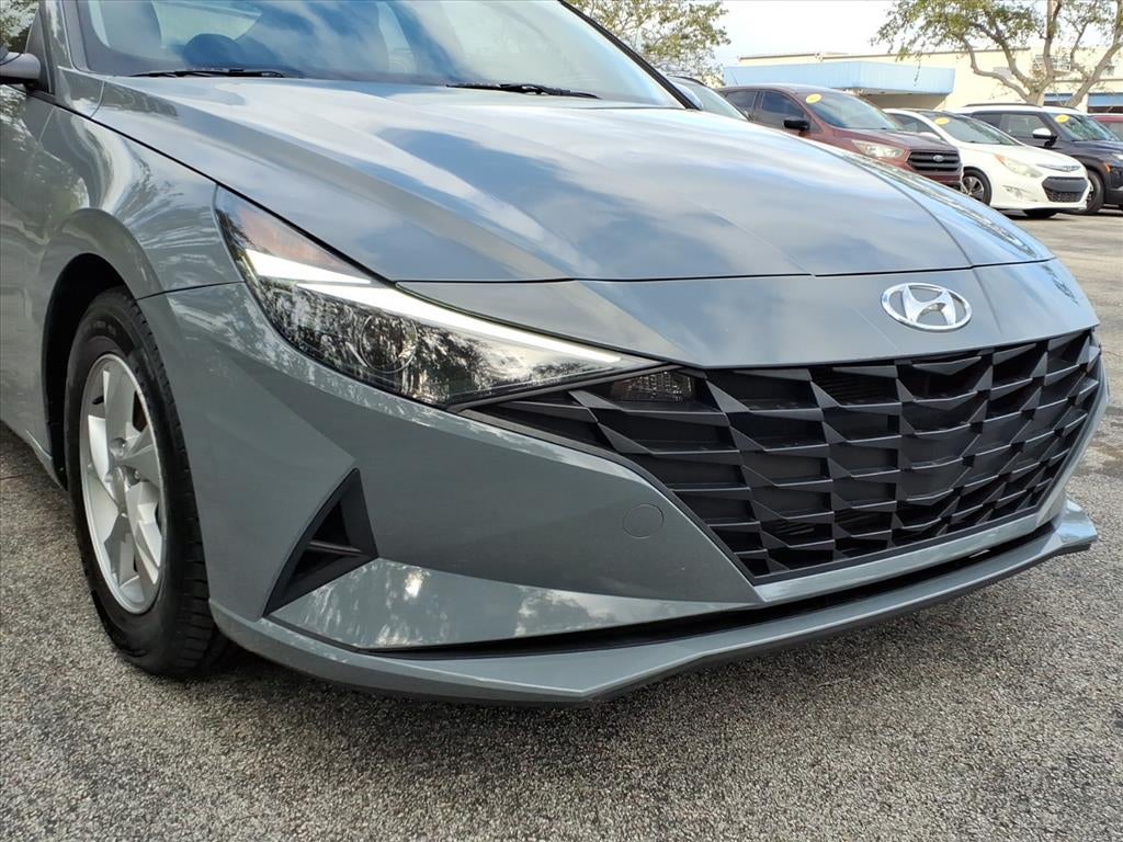 2021 Hyundai ELANTRA SE