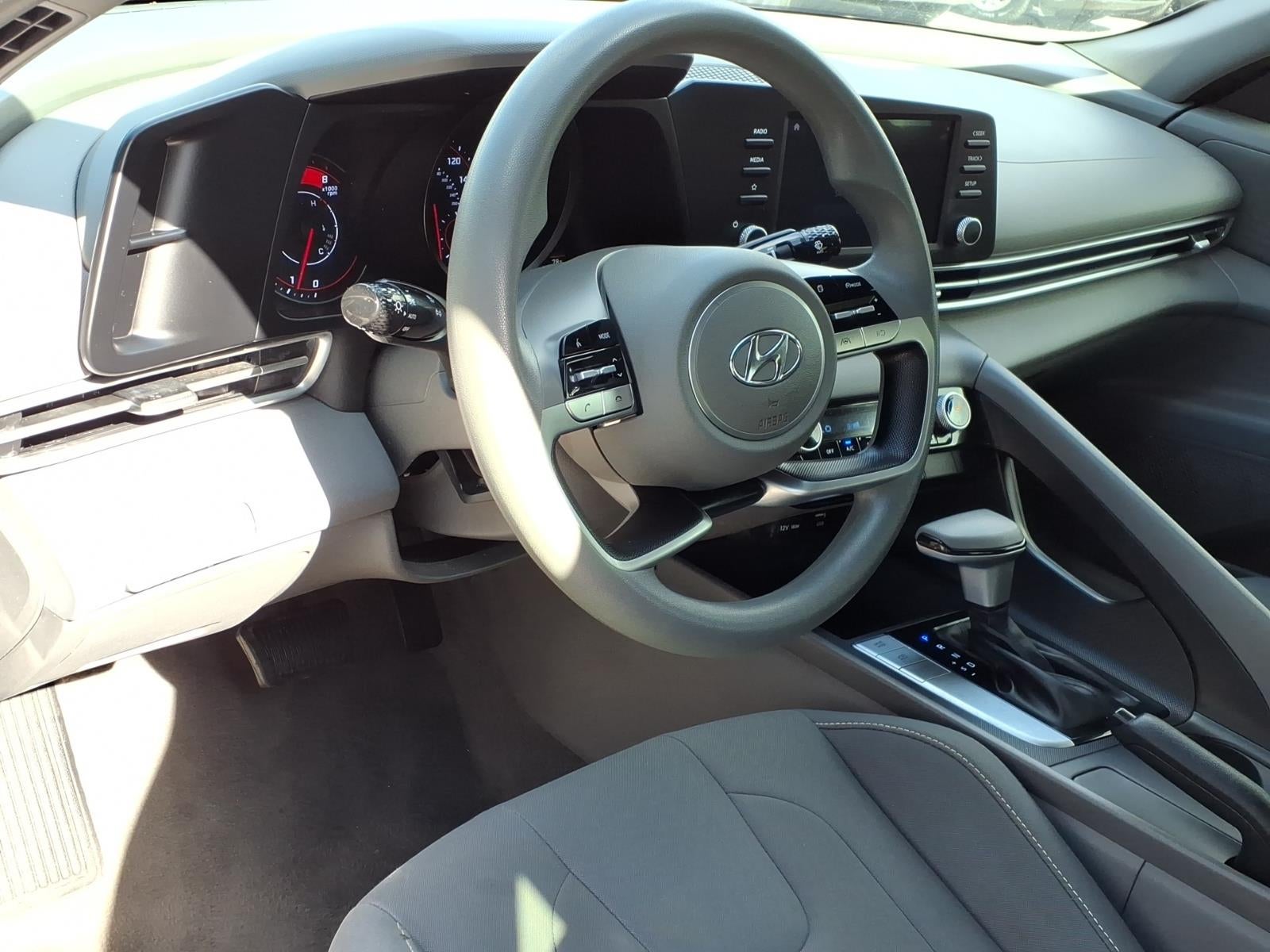 2022 Hyundai ELANTRA SEL