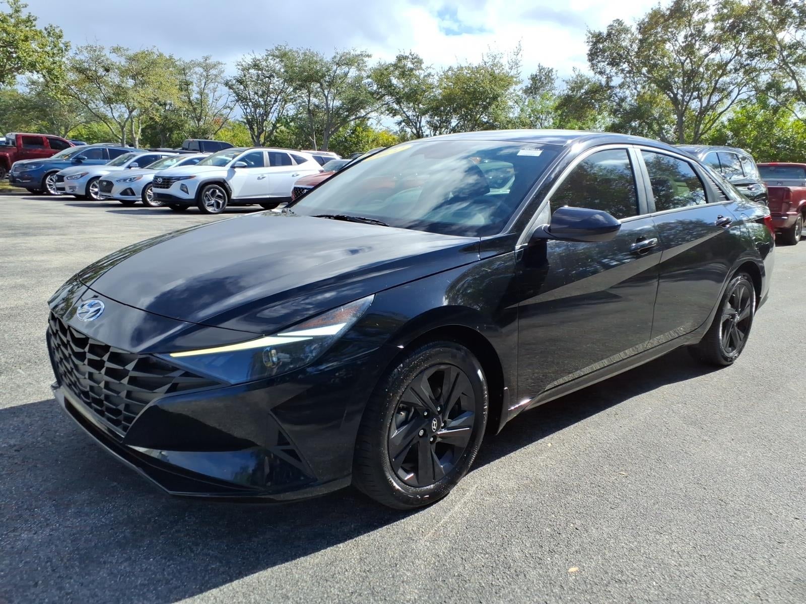 2022 Hyundai ELANTRA SEL