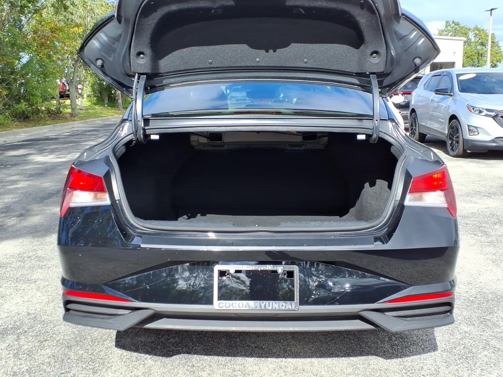 2022 Hyundai ELANTRA SEL