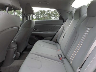 2025 Hyundai Elantra SEL Sport