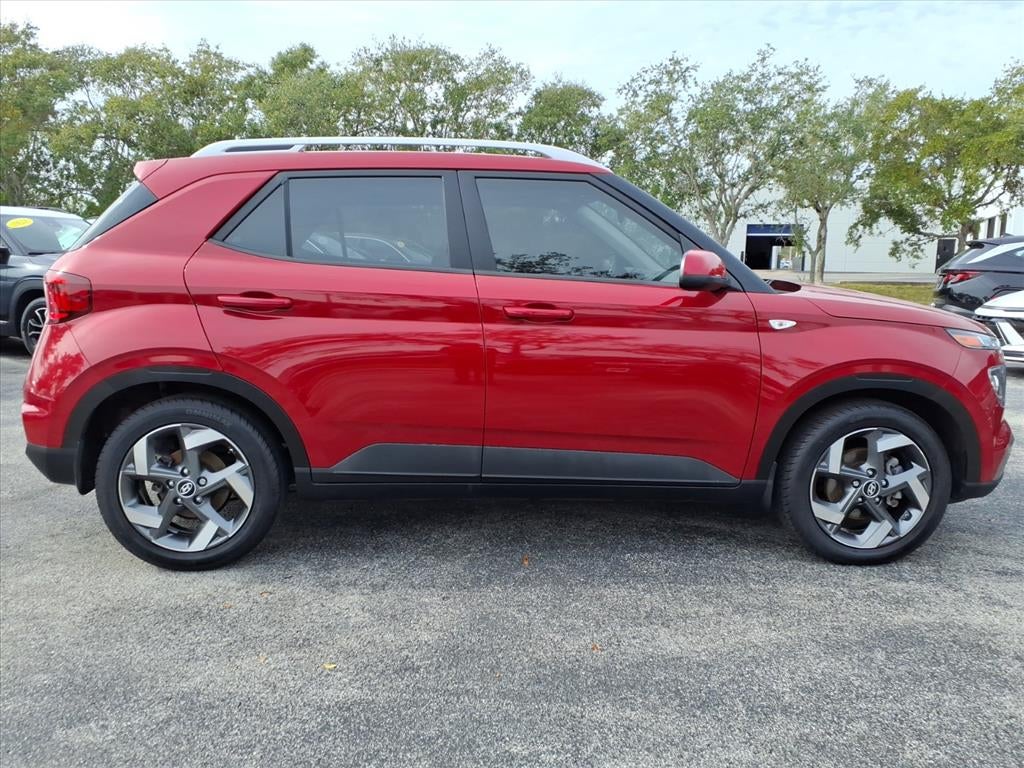 2022 Hyundai VENUE SEL